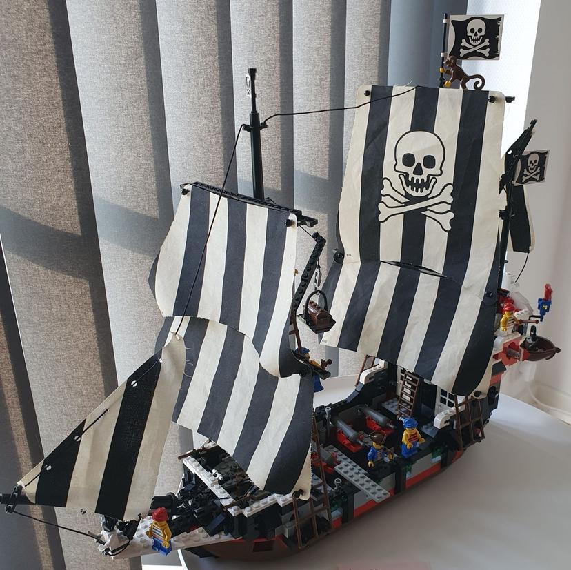 6286 Skull's Eye Schooner